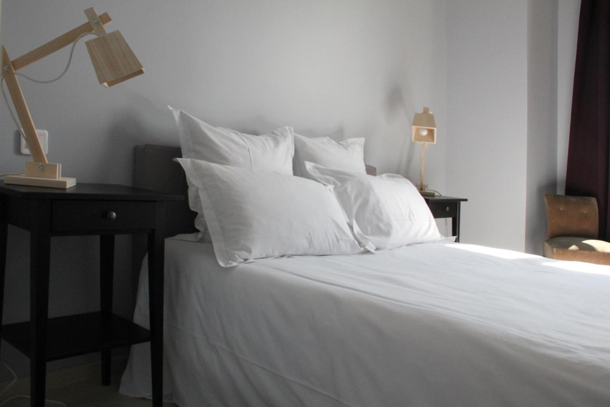 Hotel Courtille De Solutre Экстерьер фото